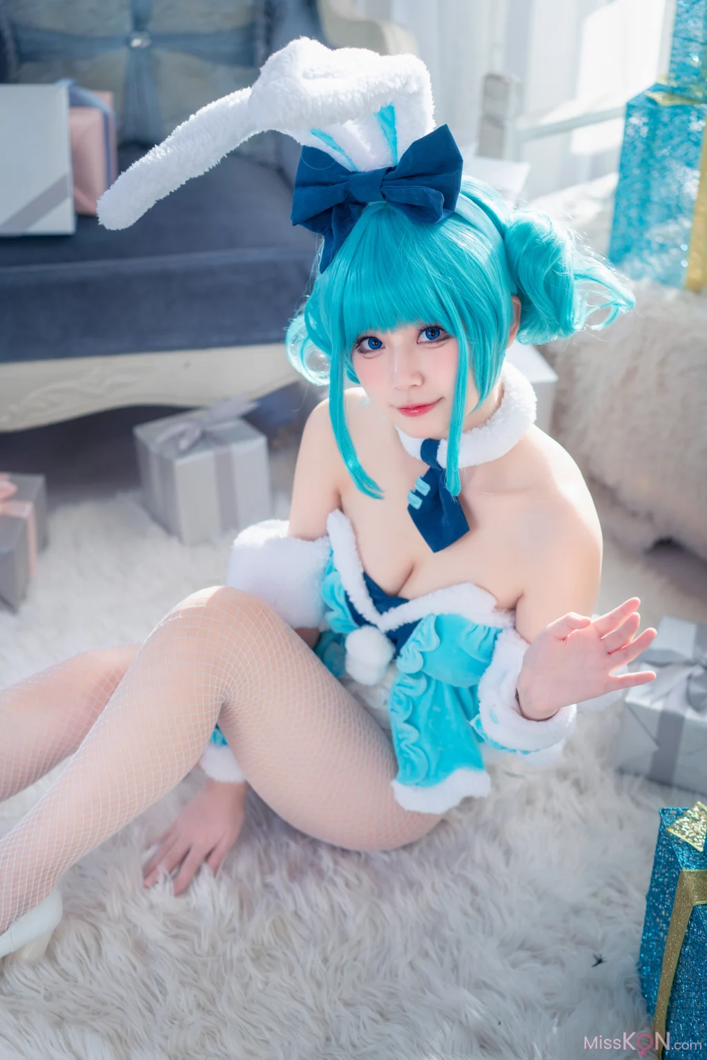 Coser@猫大人: 初音白兔×猫大人 (24 photos)