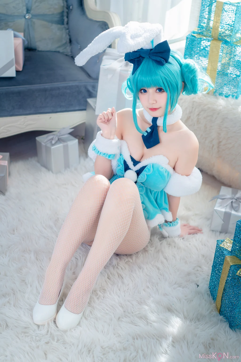 Coser@猫大人: 初音白兔×猫大人 (24 photos)