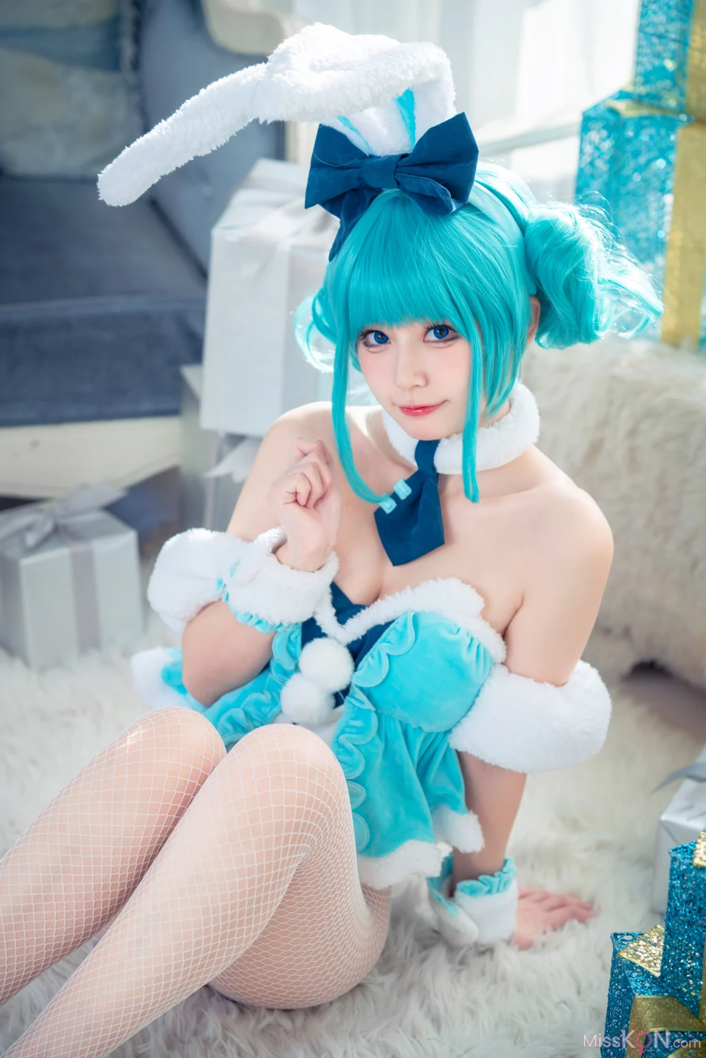 Coser@猫大人: 初音白兔×猫大人 (24 photos)