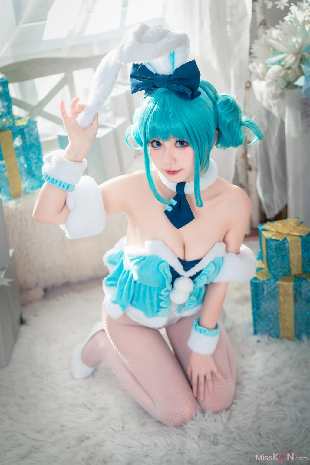 Coser@猫大人: 初音白兔×猫大人 (24 photos)