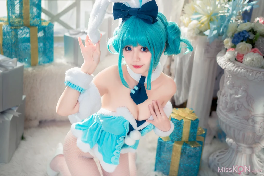 Coser@猫大人: 初音白兔×猫大人 (24 photos)