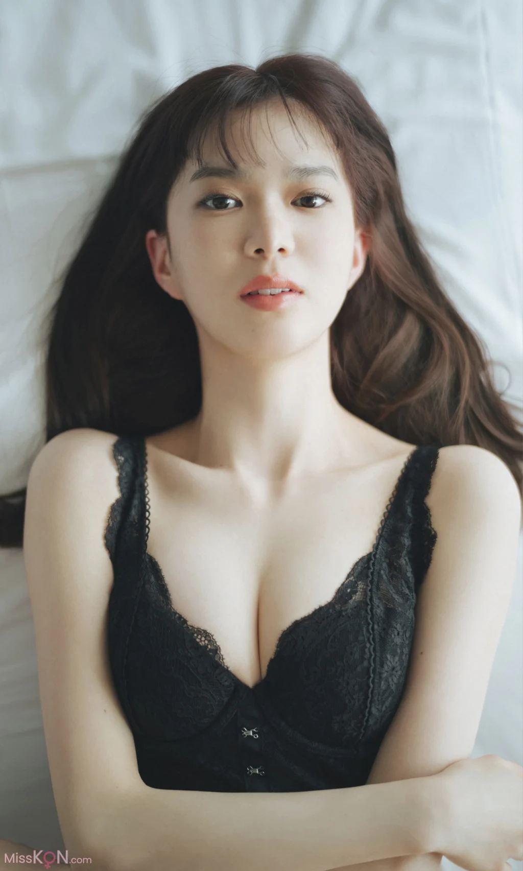 [JP] Riko Matsudaira (松平璃子): 【週プレ プラス！】アザーカットデジタル写真集 「バズる美脚、美尻。～prologue～」 (38 photos)