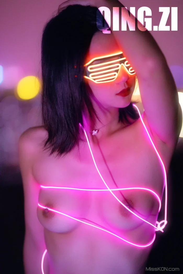 [OtherXXX] 晴子Qingzi: X露出女神 素人模特兼职 私拍福利 (422 photos + 28 videos)