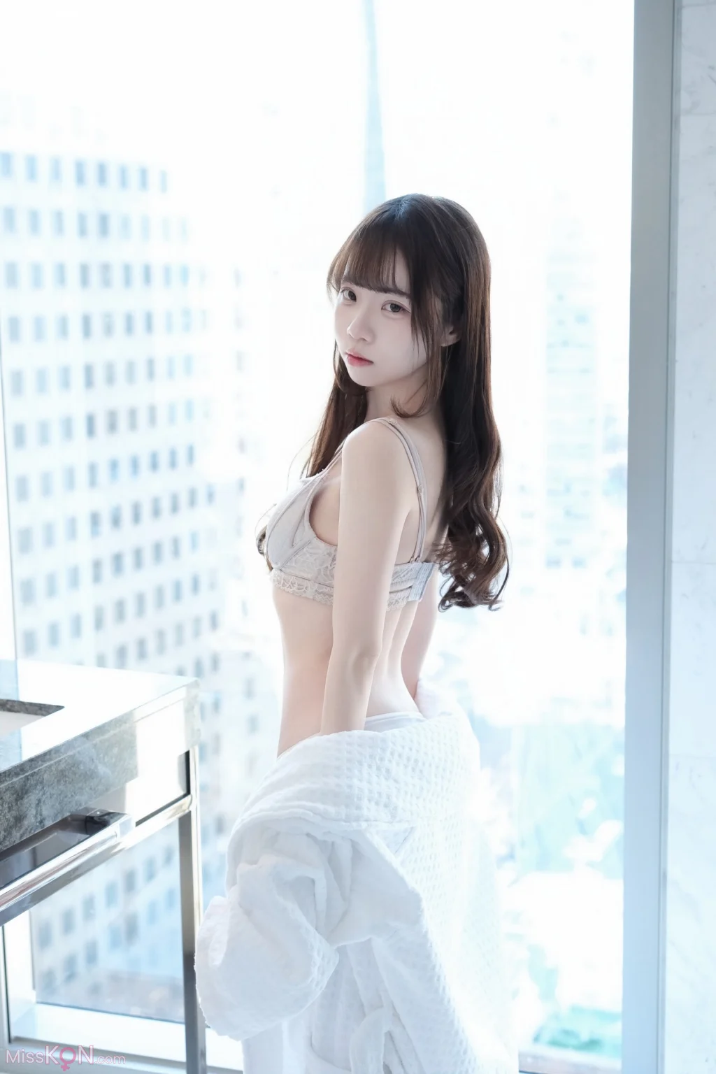 Coser@可可小白兔: 清純鄰居女孩的秘密 (63 photos)