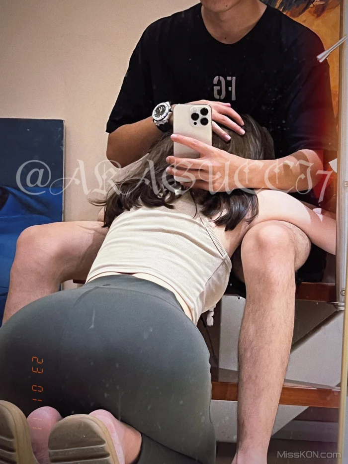 [OtherXXX] AKAGU: 长腿白虎福利姬 绝版私拍 (77 photos + 49 videos)