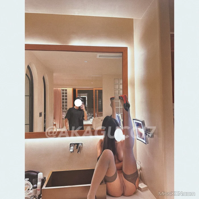 [OtherXXX] AKAGU: 长腿白虎福利姬 绝版私拍 (77 photos + 49 videos)