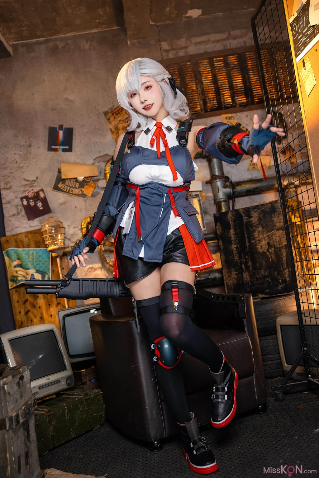 Coser@Momoko葵葵: 塞布丽娜 (9 photos)