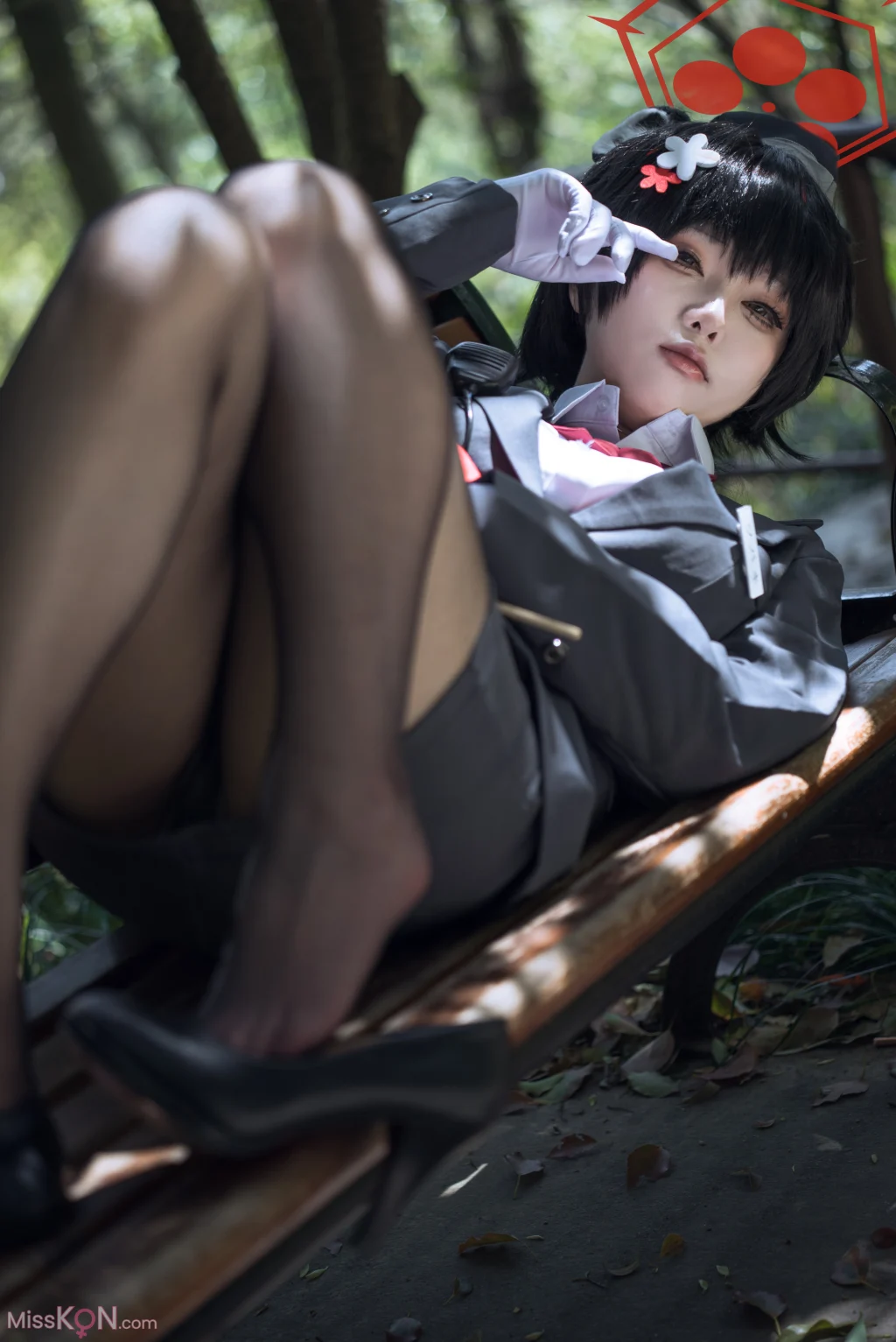 Coser@矢量鱼: 蔚蓝档案 椿 黑丝导游 (32 photos)