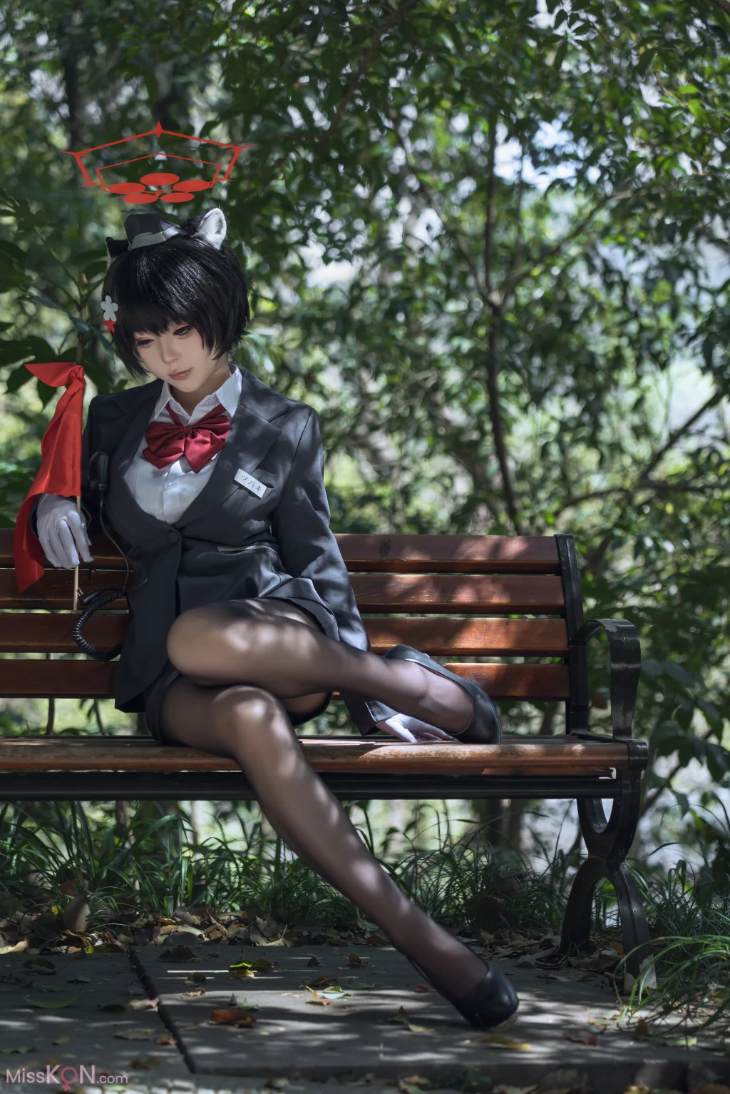 Coser@矢量鱼: 蔚蓝档案 椿 黑丝导游 (32 photos)