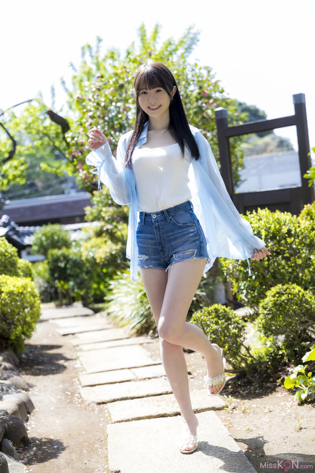 [JP] Emika Shirakami (白上咲花): 写真集「百花繚乱」 (108 photos)