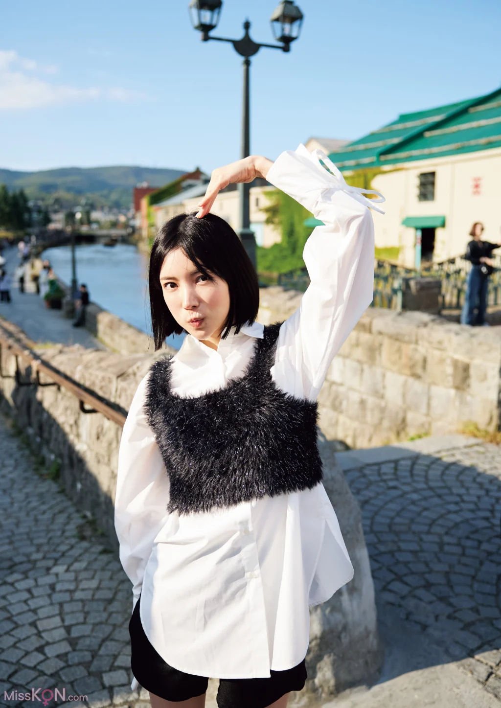 [JP] Karen Kaede (楓カレン): 【電子版限定アザーカット付】写真集 カレンと行く北海道旅行二泊三日 (143 photos)