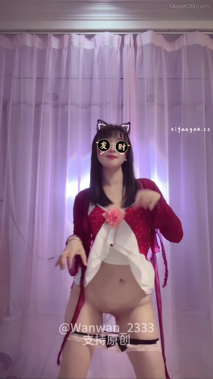[OtherXXX] 婉婉晴晴哒: 推特白虎双马尾4月顶级VIP动感骚舞 (59 photos + 8 videos) – Page 2