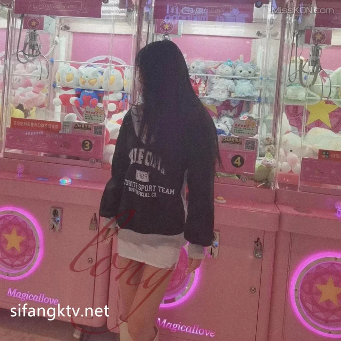 [OtherXXX] 蒂奇Long: X调教大神 母狗私拍福利 (126 photos + 41 videos)