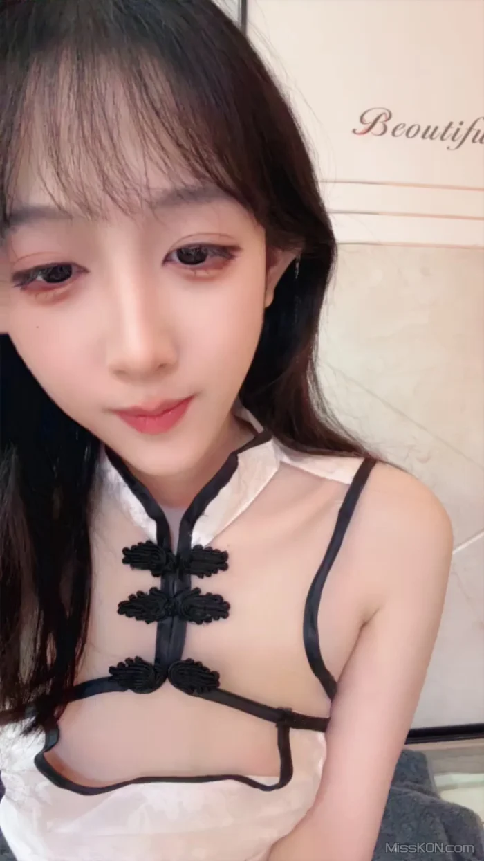 [OtherXXX] 张宝宝: 超级漂亮 校花下海内射 (51 photos + 6 videos)