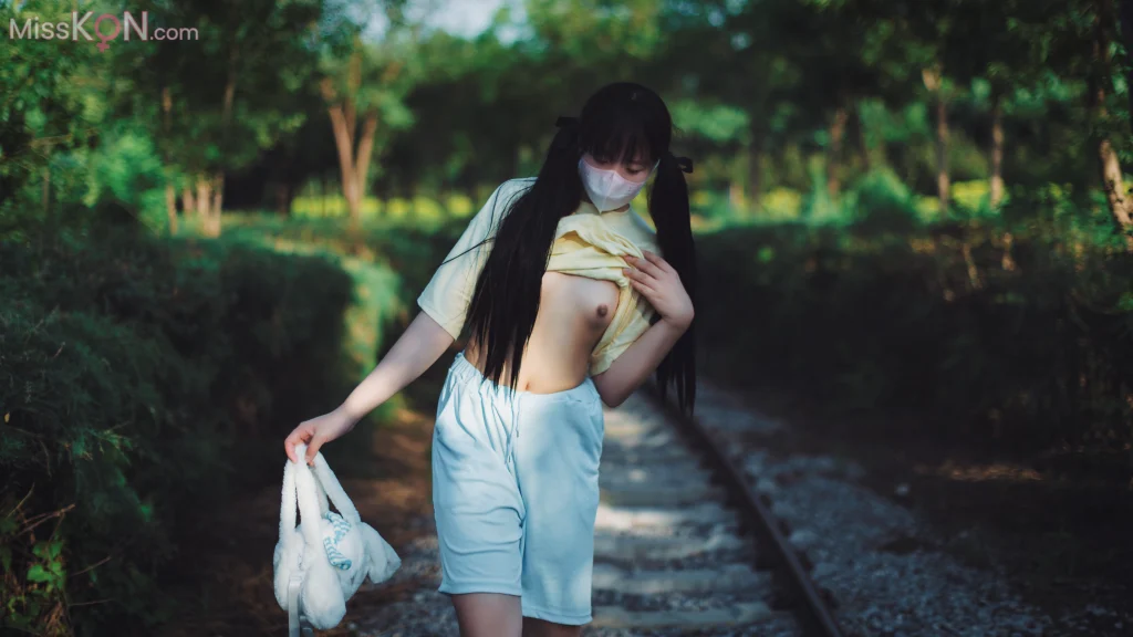 [Private Photoshoot] 爱喝奶茶的兔子: 泡沫之夏8K露出日记 (53 photos) – Page 3