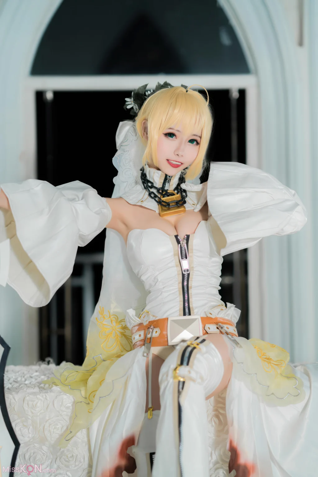 Coser@Momoko葵葵: FGO 尼禄 (13 photos)