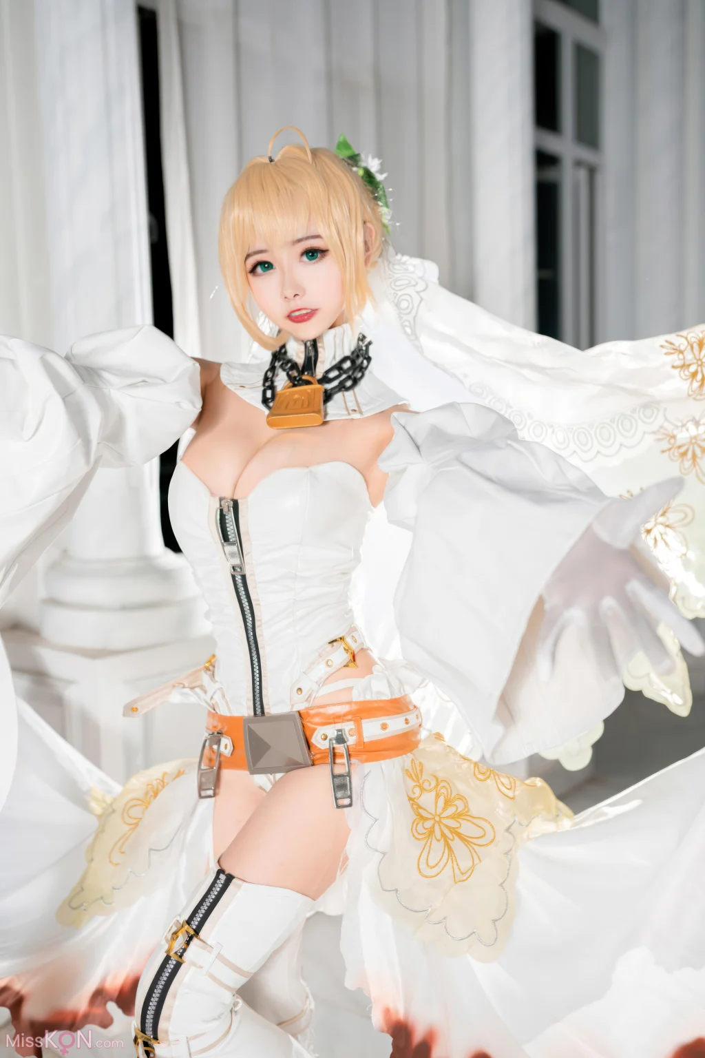Coser@Momoko葵葵: FGO 尼禄 (13 photos)