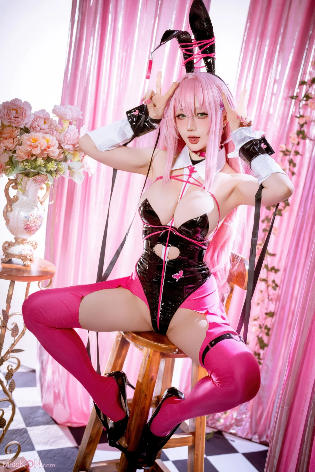 Coser@星之迟迟Hoshilily: 2026年04月计划 胜利女神:妮姬 薇尔维特 兔女郎 (48 photos)