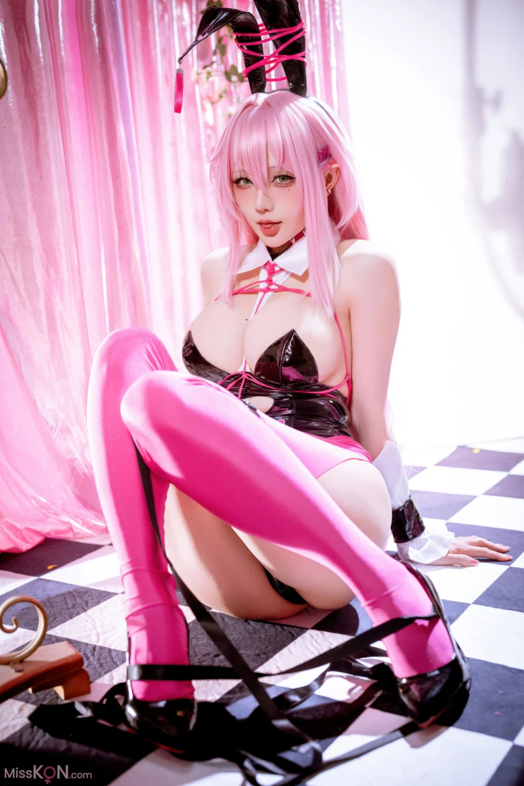 Coser@星之迟迟Hoshilily: 2026年04月计划 胜利女神:妮姬 薇尔维特 兔女郎 (48 photos)