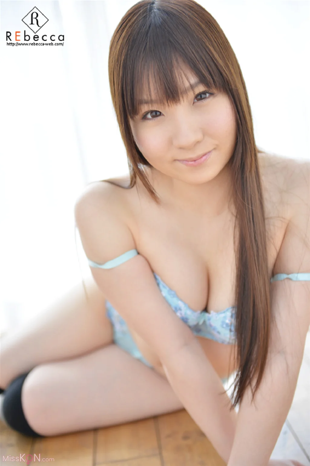 [JP] Hitomi Natsuki (夏来みあ): [REbecca] Mia コケティッシュ エンジェル・デジタル写真集 (60 photos)